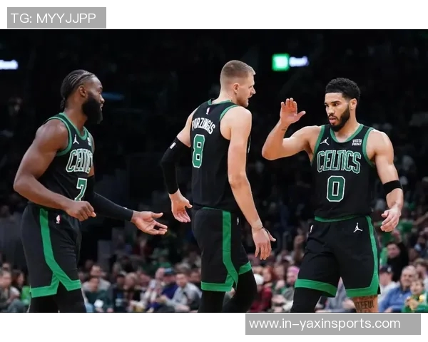 绿军逆袭超越尼克斯成功登顶东部第二名展现强大实力 绿军逆袭超越尼克斯成功登顶东部第二名展现强大实力